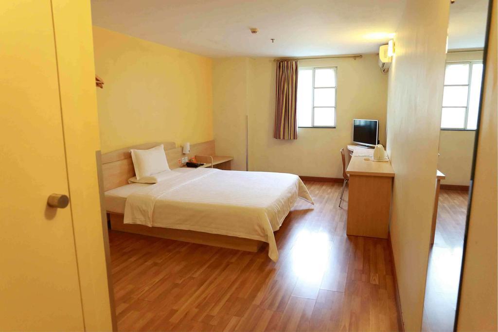 7Days Inn Huai'An Zhou Enlai Memorial Museum Branch Room photo