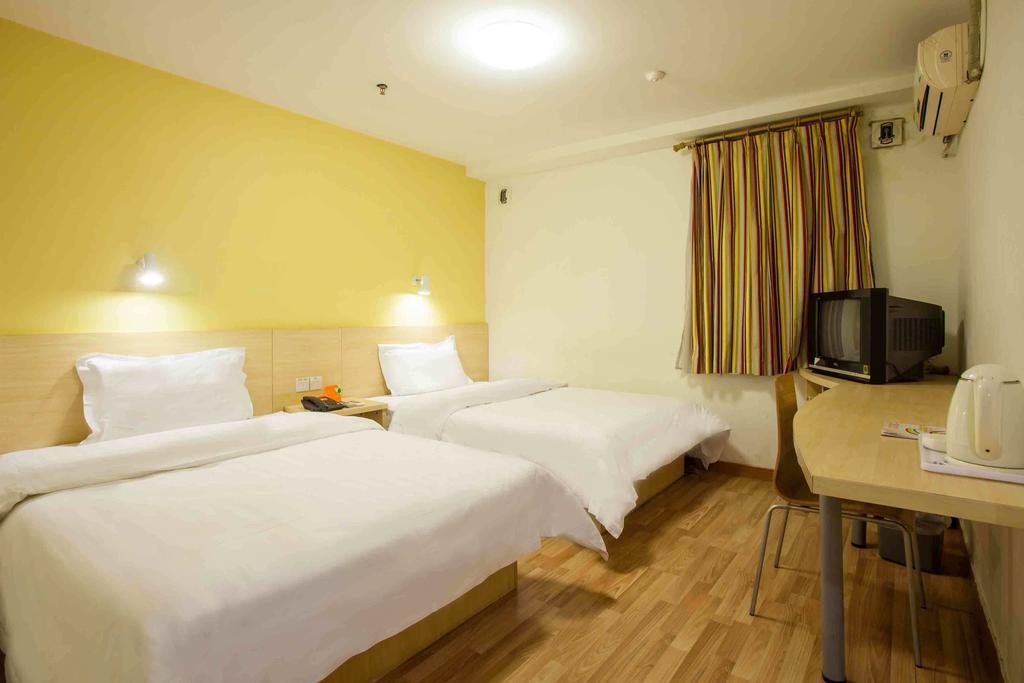 7Days Inn Huai'An Zhou Enlai Memorial Museum Branch Room photo